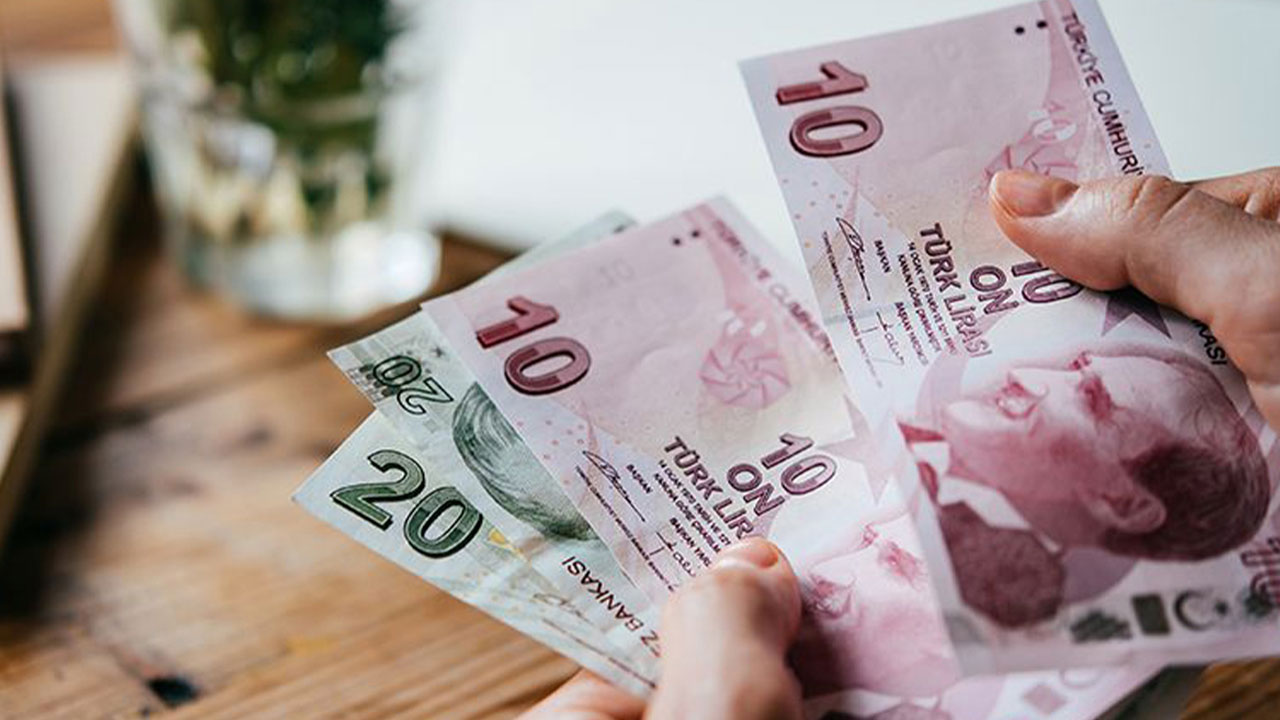DEVLET ELİNİ CEBİNE ATTI! Çalışmayan ev hanımlarına öğrencilere günlük 654 TL CEP HARÇLIĞI