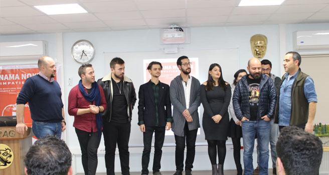 “Kaynama Noktası” altınlar arasında elma dağıttı