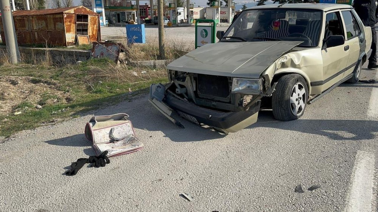 Afyonkarahisar’da motosiklet ve otomobil çarpıştı! Motosiklet sürücüsünün durumu ciddi