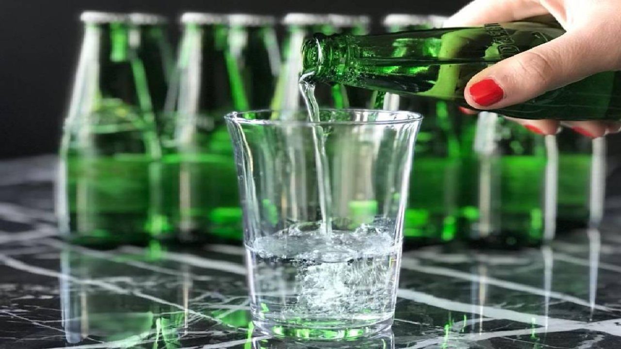 Maden suyu şişelerinin yeşil renkli olmalarının sebebi meğer buymuş!