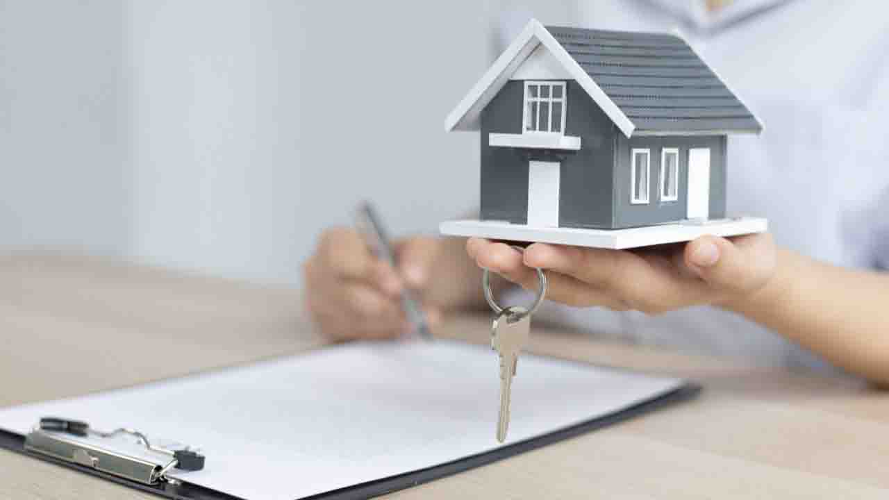 Evi tahliye eden kiracı anahtarı ev sahibine teslim etmezse ne olur?