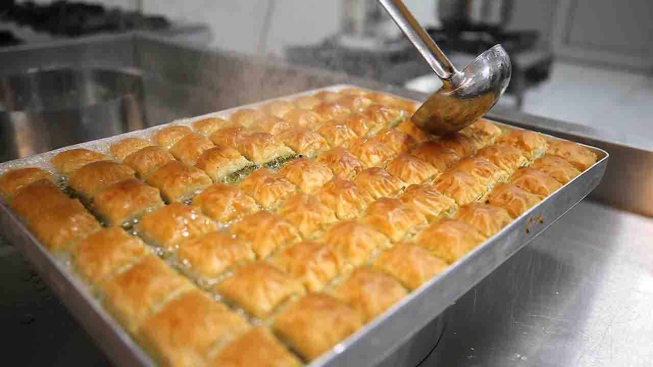 Baklava fiyatları ne kadar? 1 kilo cevizli, fındıklı, fıstıklı baklava kaç TL?