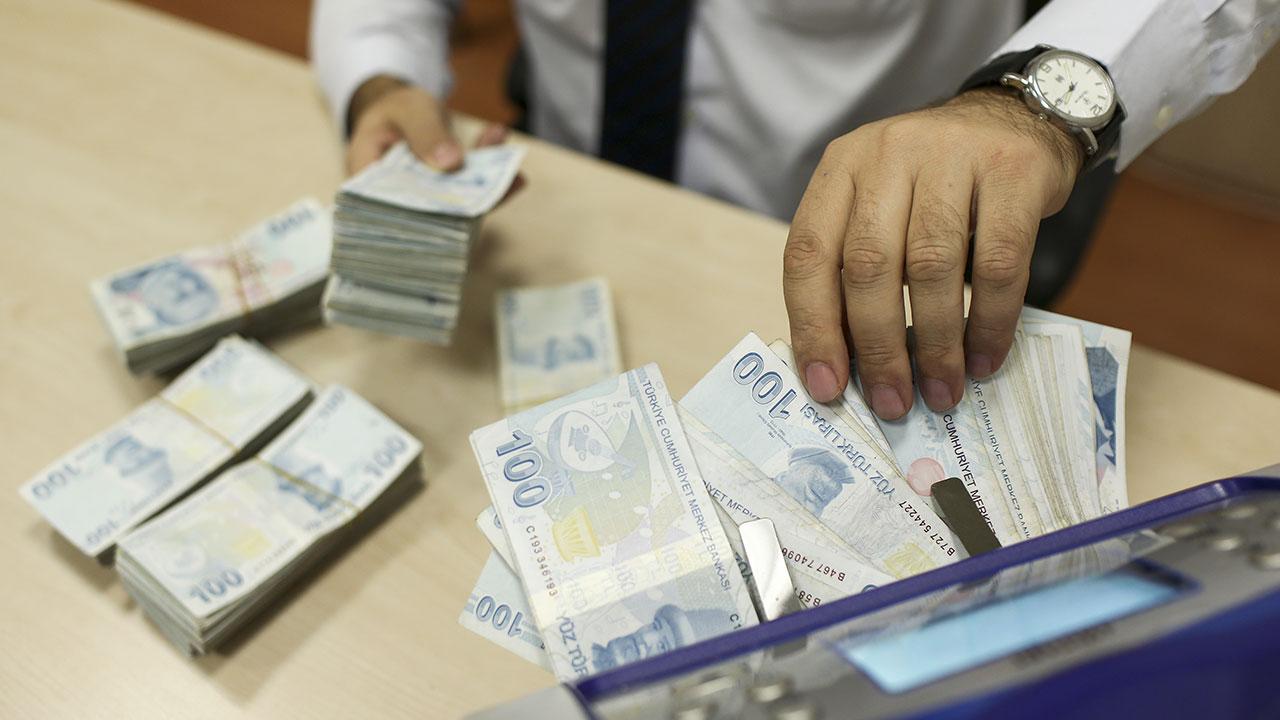 Arefe günü 9 Nisan Salı bankalar saat kaça kadar açık olacak?