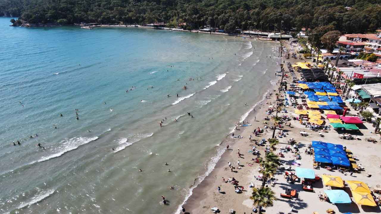 Türkiye'nin sakin kenti Akyaka'da tatilciler deniz sezonunu açtı