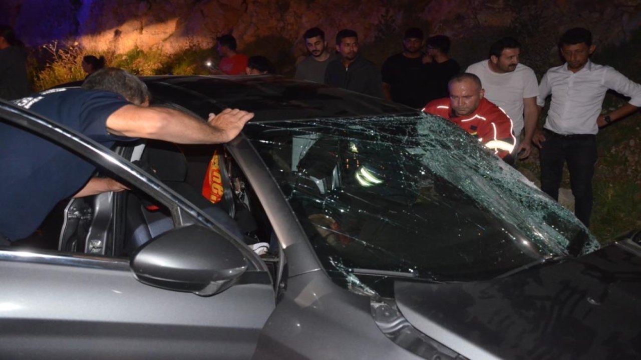 Aydın Didim'de yolcu otobüsü otomobile çarptı 4 kişi hayatını kaybetti
