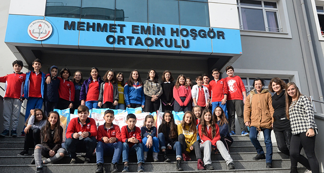 Öğrenciler sokak hayvanlarının umudu oldu