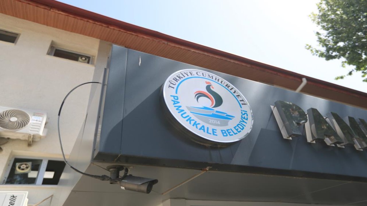 Denizli’de Pamukkale Belediyesi tabelasına T.C. ibaresini ekledi