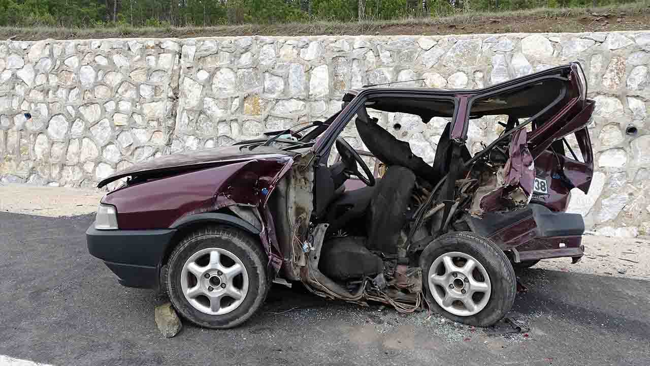 Kütahya'da feci trafik kazasında 1 kişi öldü, 1 kişi yaralandı!