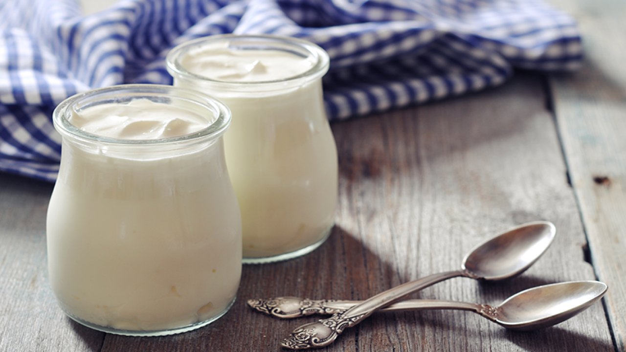 35 yıllık ev hanımı yoğurt mayalama sırrını açıkladı! Taş gibi yoğurt mayalamak için bunu yapın