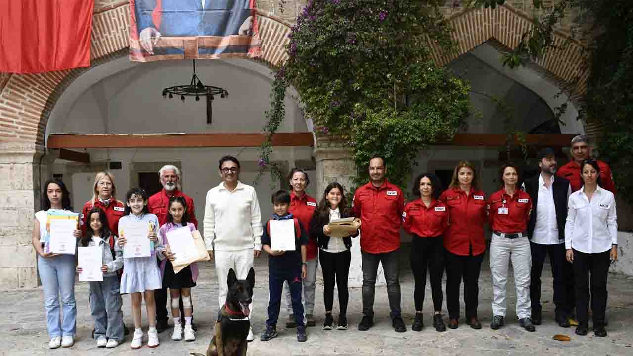 Aydın'da AKUT yarışmasında dereceye giren öğrencilere ödülleri verildi!