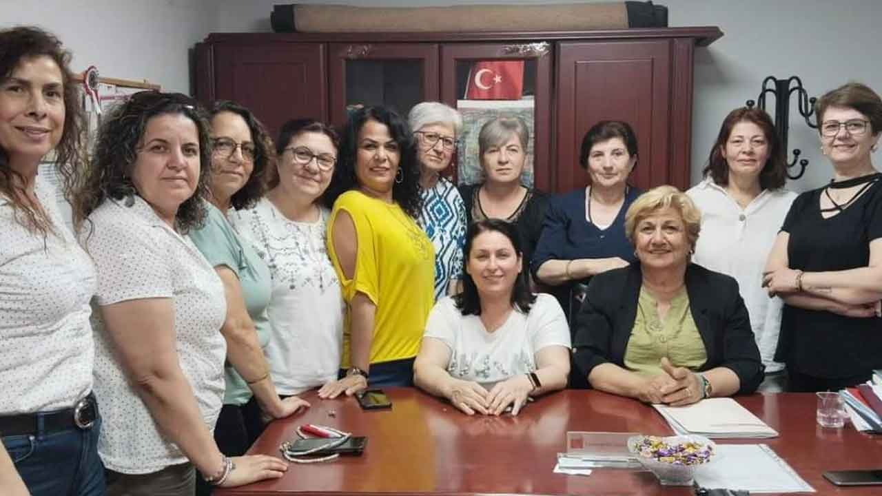 CHP Manisa İl Kadın Kolları toplu istifa kararı aldı