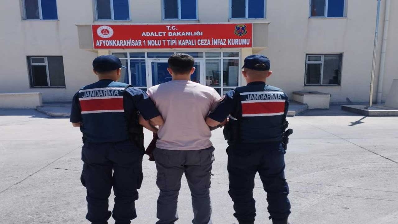 Afyonkarahisar'da hapis cezası ile aranan 2 şahsı jandarma yakaladı