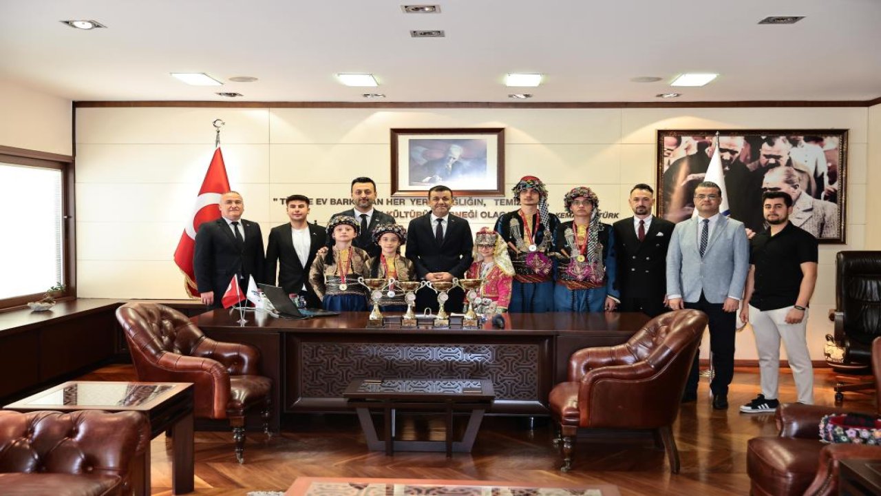 Denizli İl Halk Oyunları Yarışması’nın şampiyonları Başkan Çavuşoğlu’nu ziyaret etti