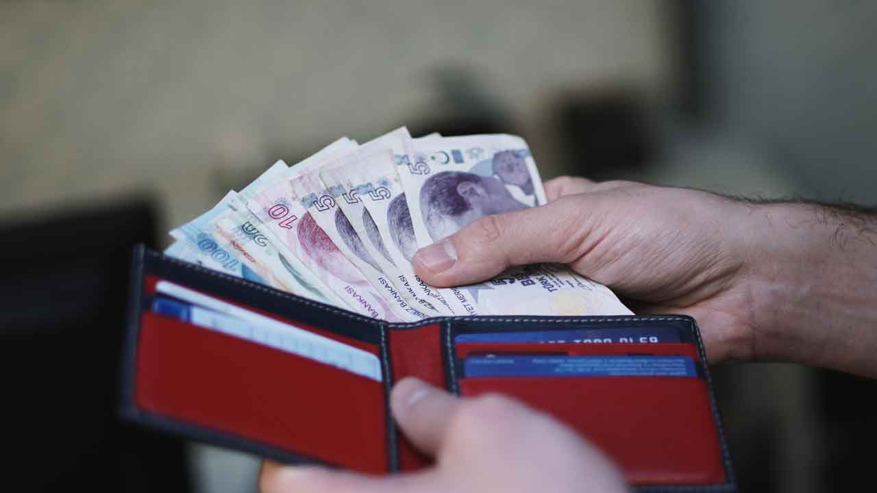 Cebinde 5 10 20 50 TL olanlar hemen kontrol etsin! Zengin olmuş olabilirsiniz bu para servet değerinde