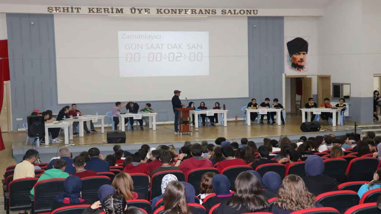 Afyonkarahisar'da düzenlenen yarışmayı Neriman İbrahim Küçükkurt Ortaokulu kazandı