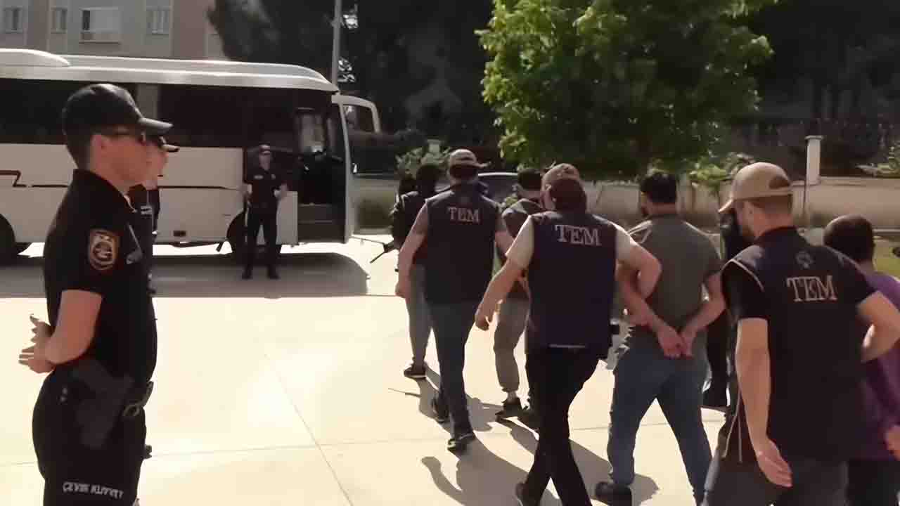 Manisa merkezli 6 ilde DEAŞ operasyonunda 8 kişi tutuklandı
