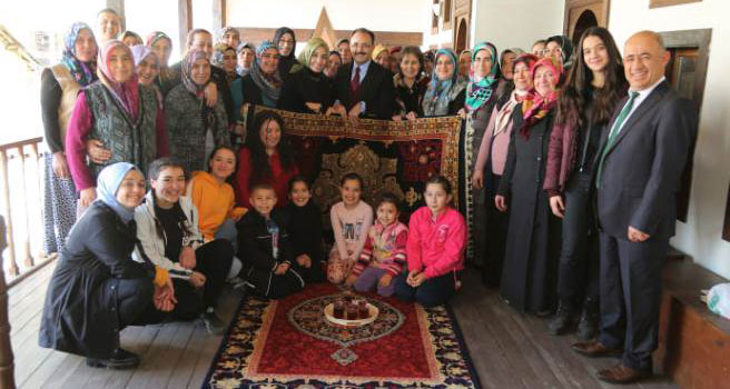 Dokur Evi’nde kursiyerlerin emekleri görücüye çıktı