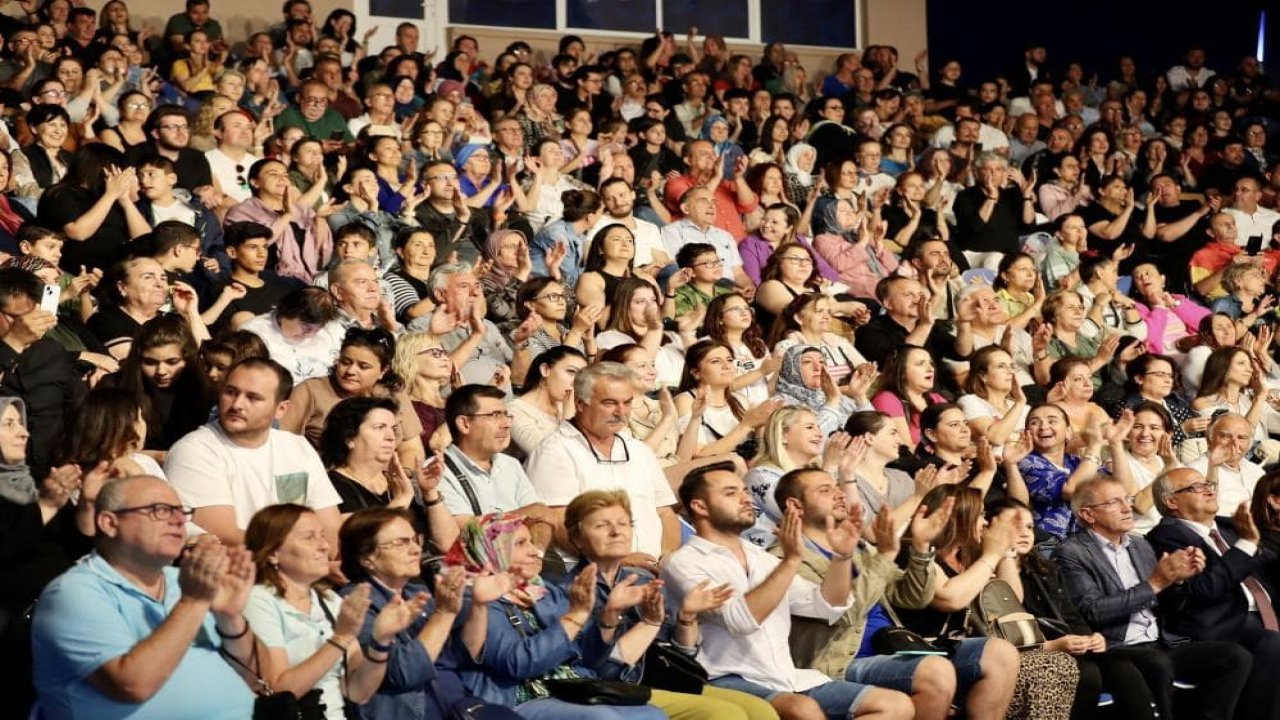 İzmir’de ASEV, Yeşilçam Nağmeleri konseriyle kulakların pasını sildi