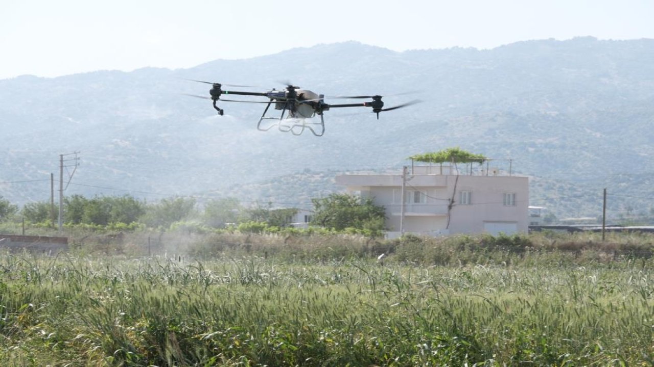 Aydın Büyükşehir Belediyesi drone ile ücretsiz gübreleme hizmeti veriyor