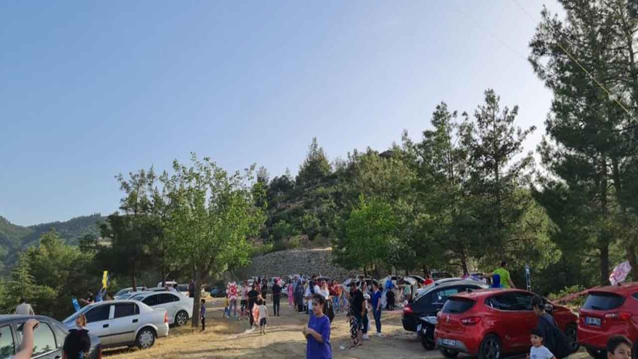 Manisa'da Geleneksel Uçurtma Şenliği yoğun ilgi gördü