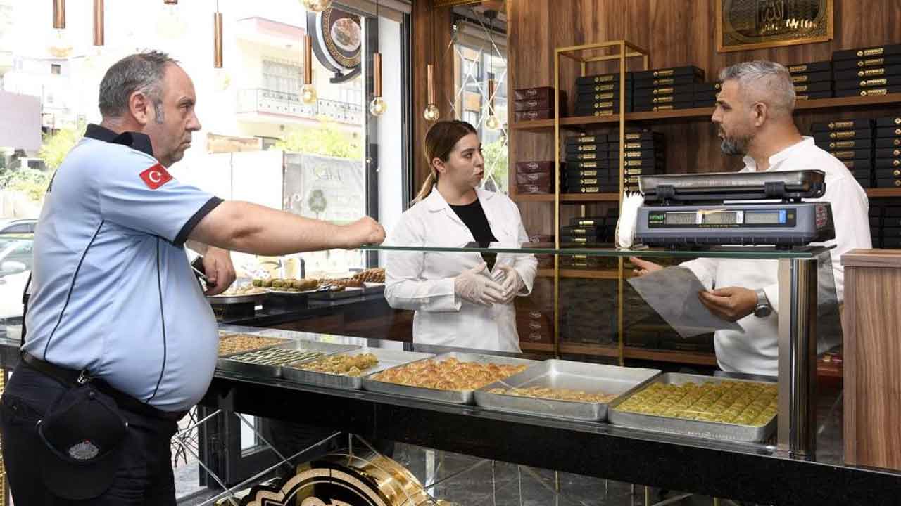 Aydın Kuşadası'nda belediyeden gıda işletmelerine denetim