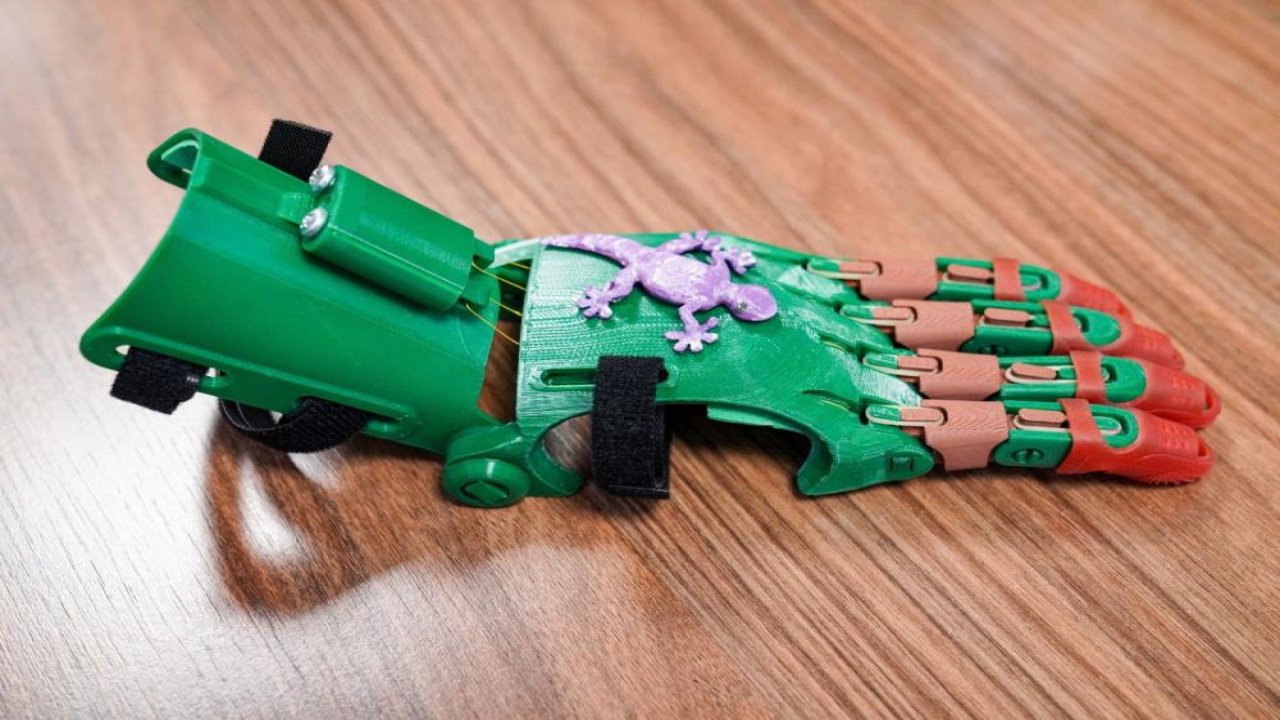 İzmir Büyükşehir Belediyesi, Robot El Derneğiyle birlikte çocuklara mekanik el üretecek
