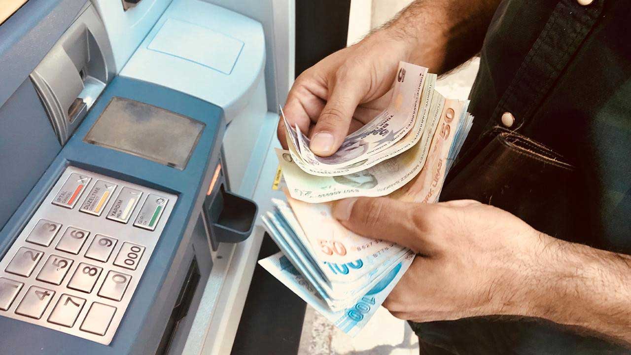 ATM'ye gitmeden mutlaka kontrol edin! Yeni dönem başladı para çekme yatırma sınırı değişti