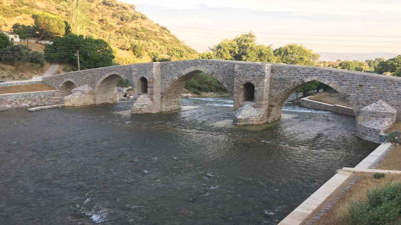 Aydın'da restore edilen tarihi köprü suya kavuştu