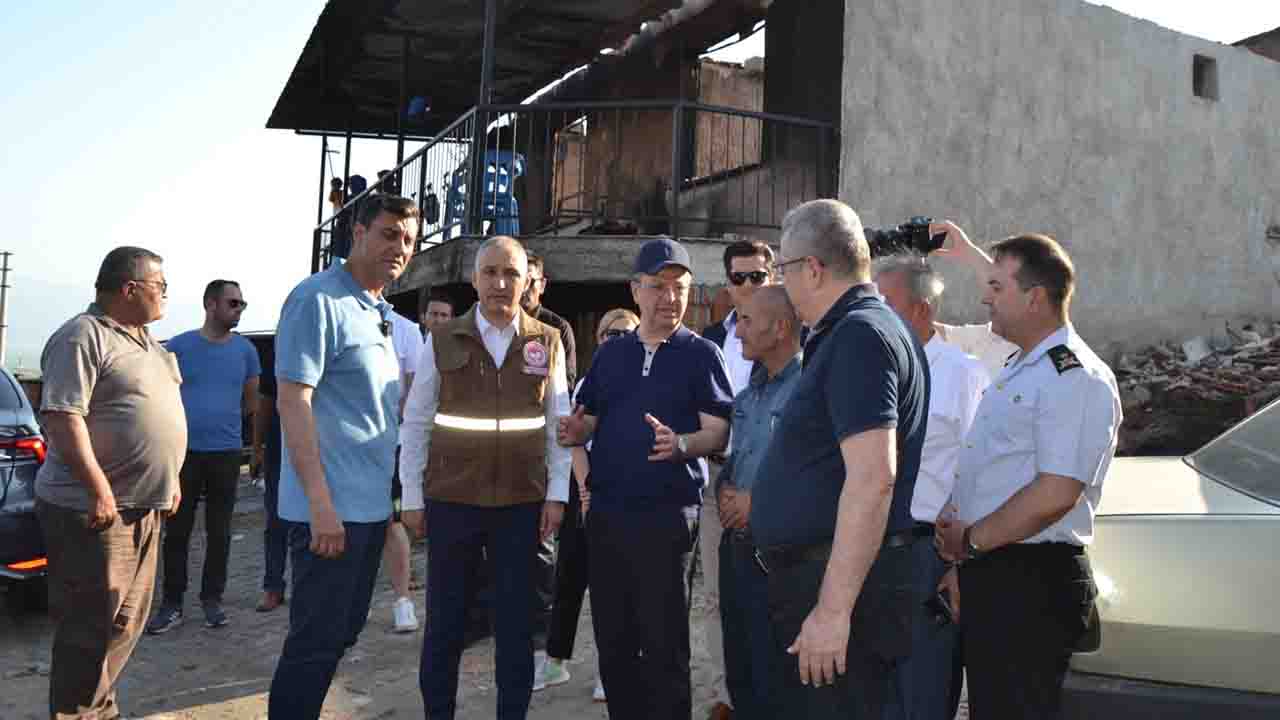Bakan Yumaklı Manisa orman yangını hakkında bilgi aldı
