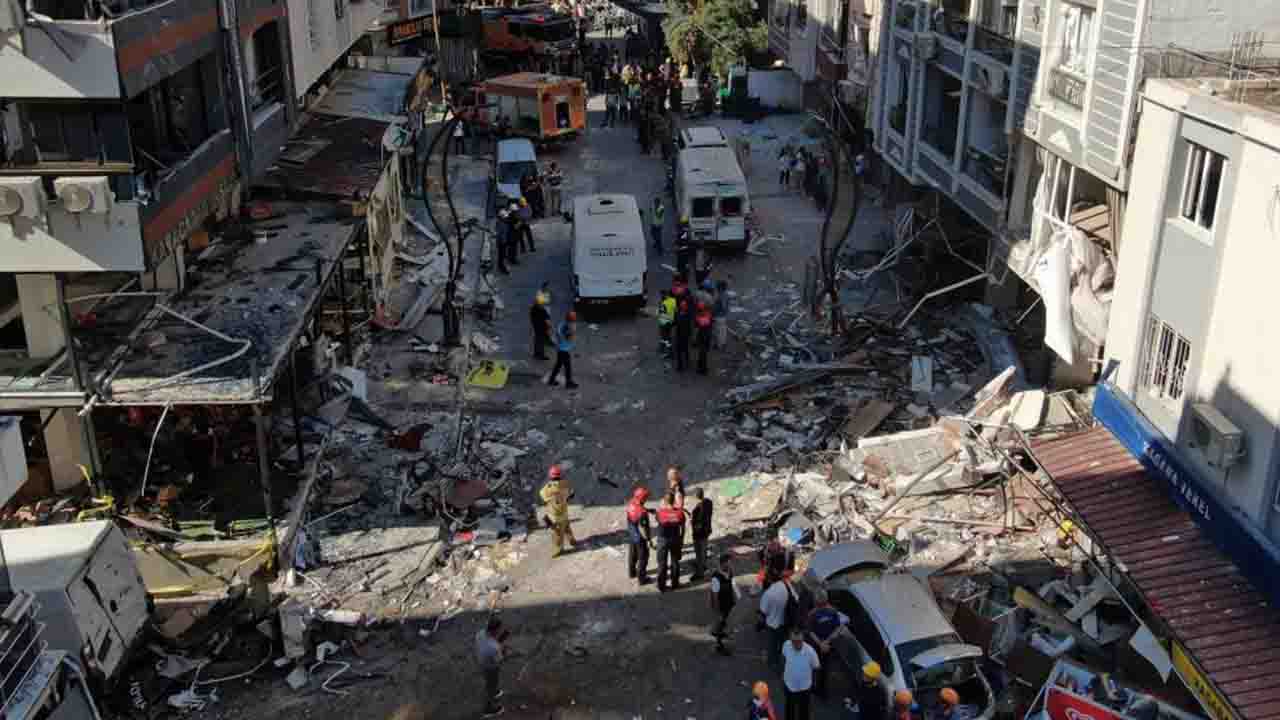 İzmir'de patlamada can pazarı! 5 kişi hayatını kaybetti, 57 kişi yaralandı!