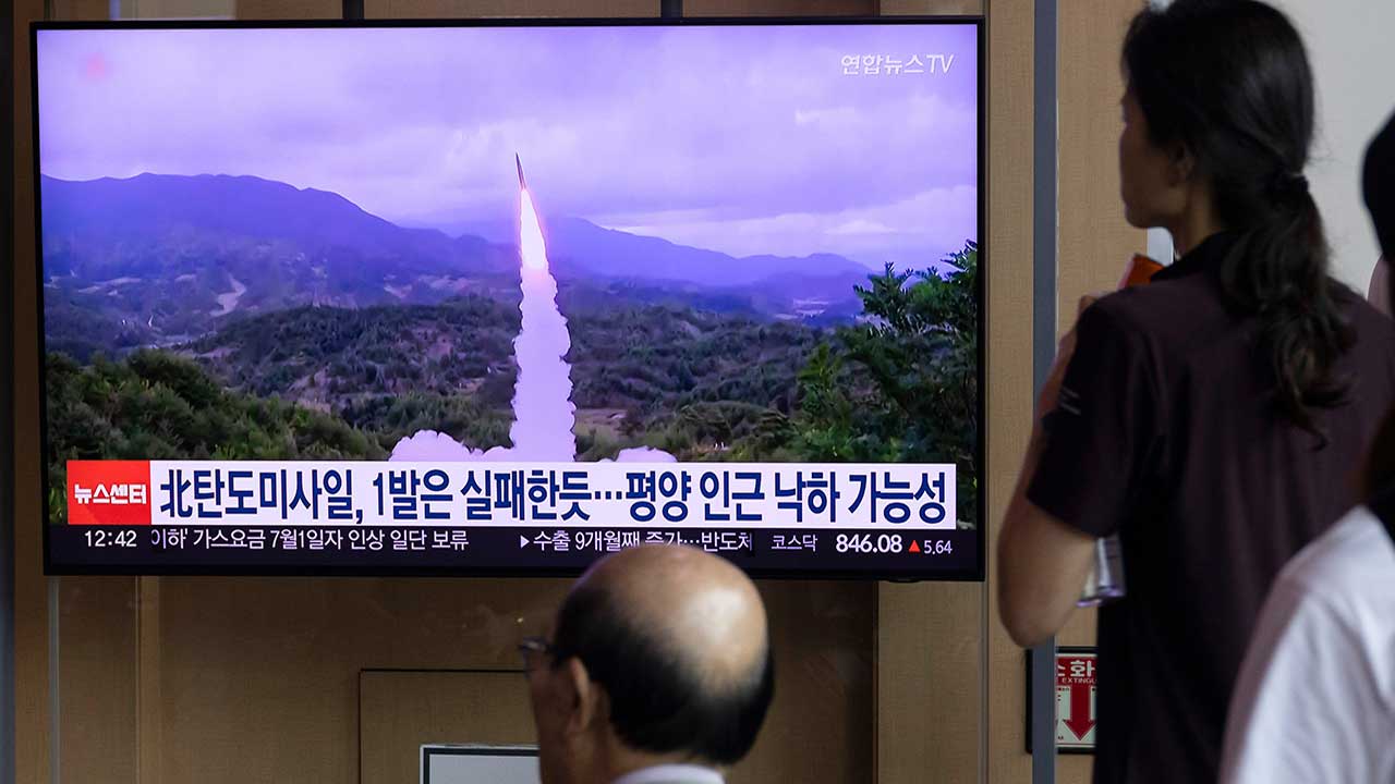 Kore Yarımadası'nda yüksek gerilim! Kuzey Kore 2 balistik füze fırlattığını açıkladı