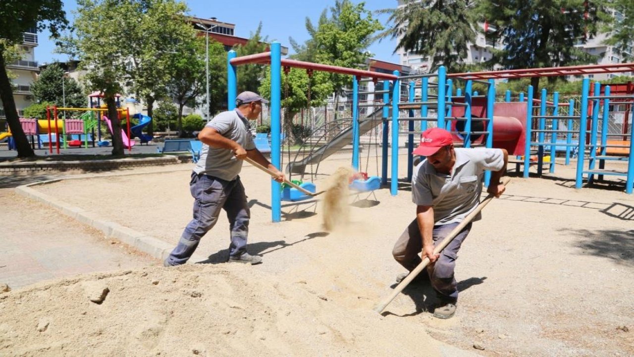Aydın Efeler Belediyesi parka ve bahçeleri bakıma aldı