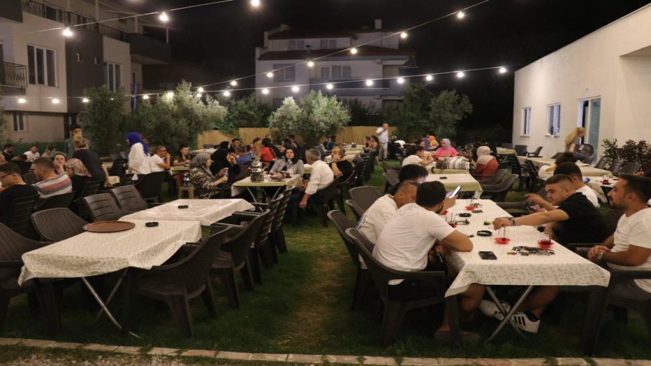 Denizli’de sıcaktan bunalan herkes o mahalleye koşuyor