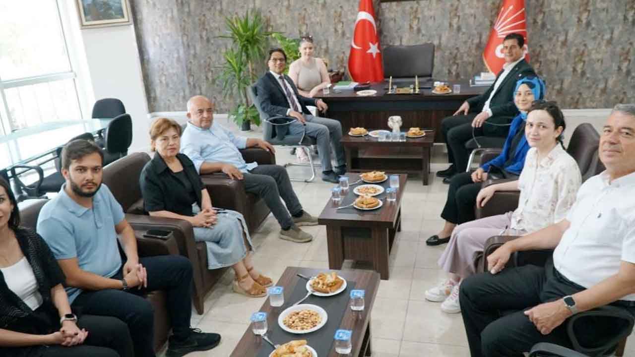 Denizli'de AK Parti'den CHP'ye iadeiziyaret