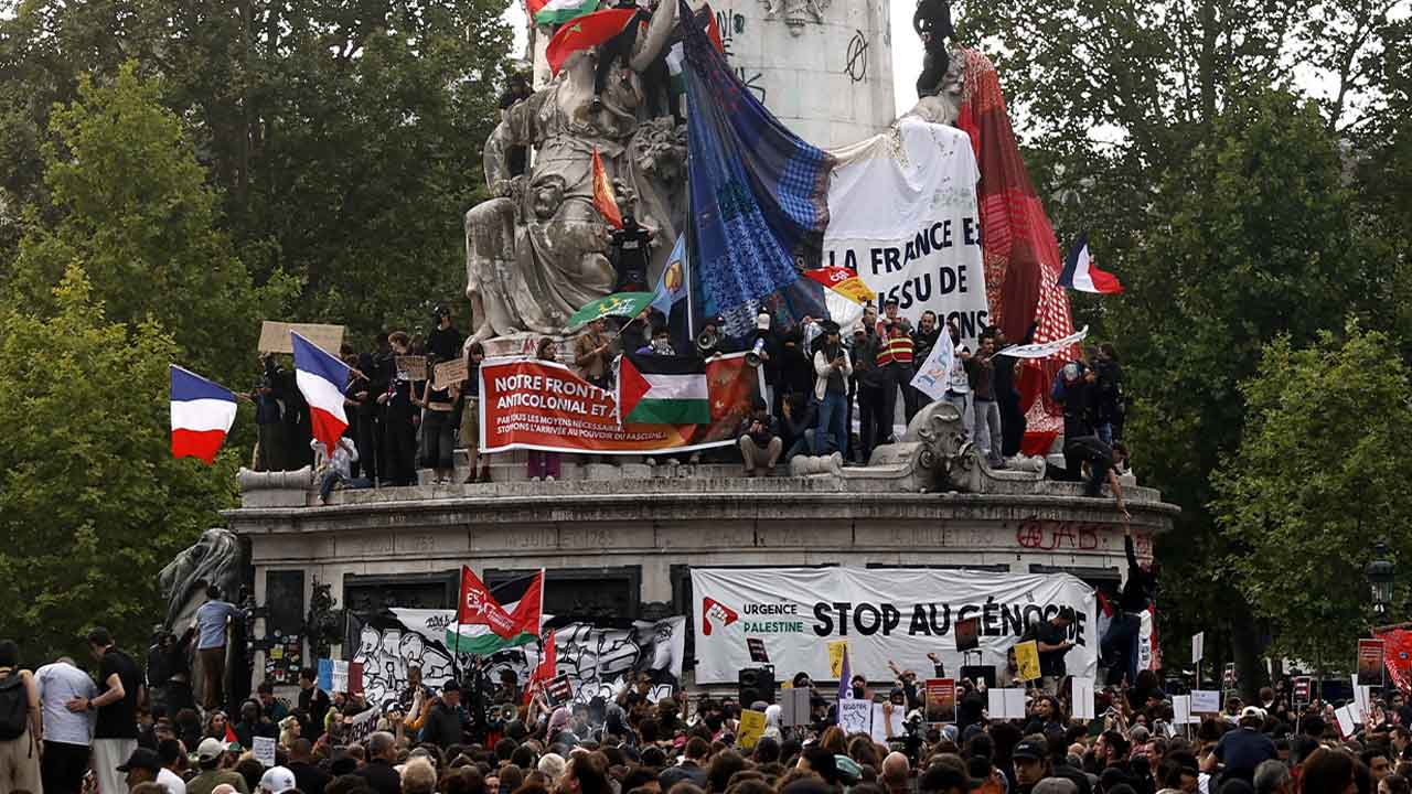 Fransa seçim sonuçları sonrasında Paris sokakları karıştı