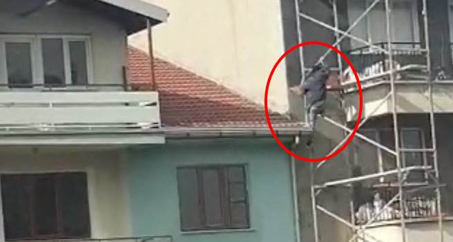 Uşak'ta yalıtım işçisi yürekleri ağza getirdi