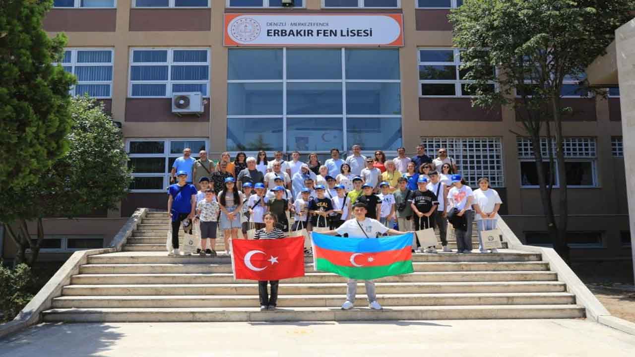 Kardeş ülke Azerbaycan heyeti Denizli’de okulları inceledi