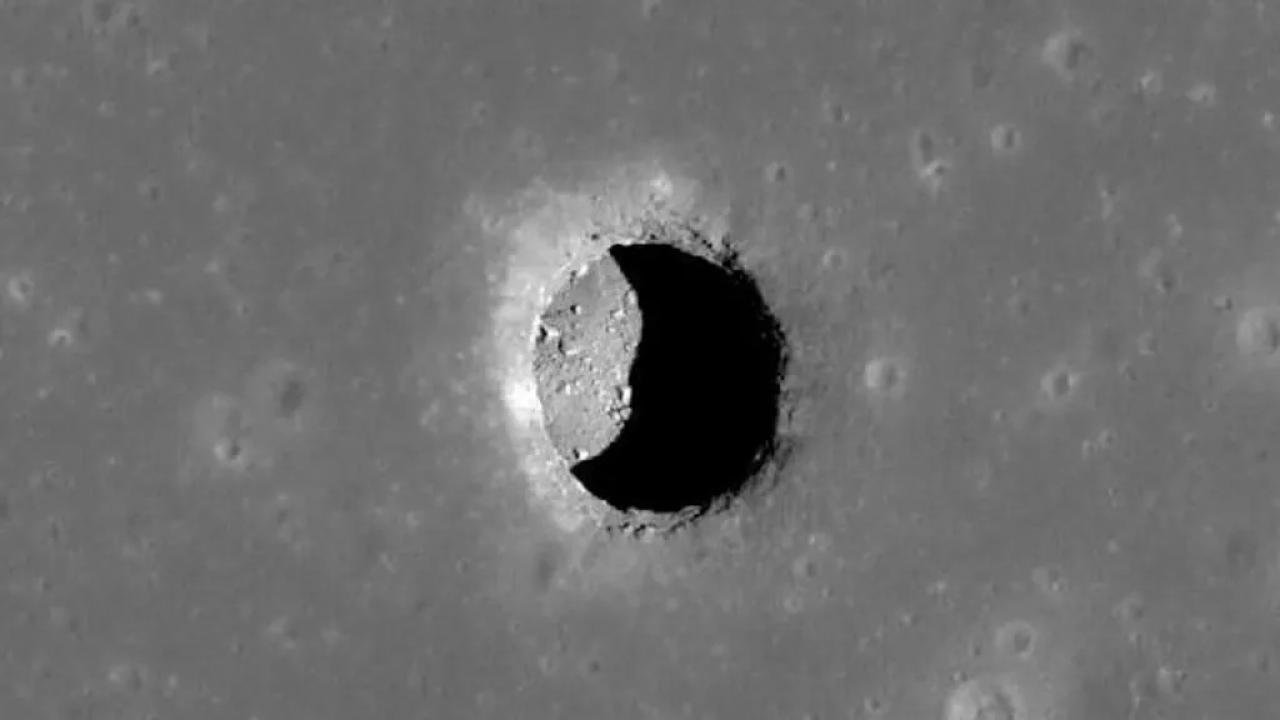 Bilim insanları Ay’da mağara keşfetti