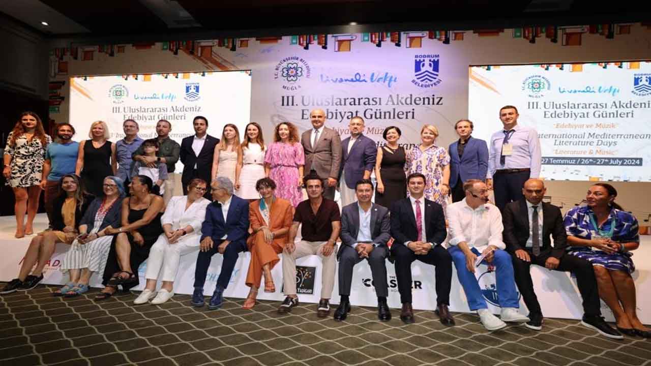 Muğla Bodrum'da edebiyat ve müzik şöleni yaşandı