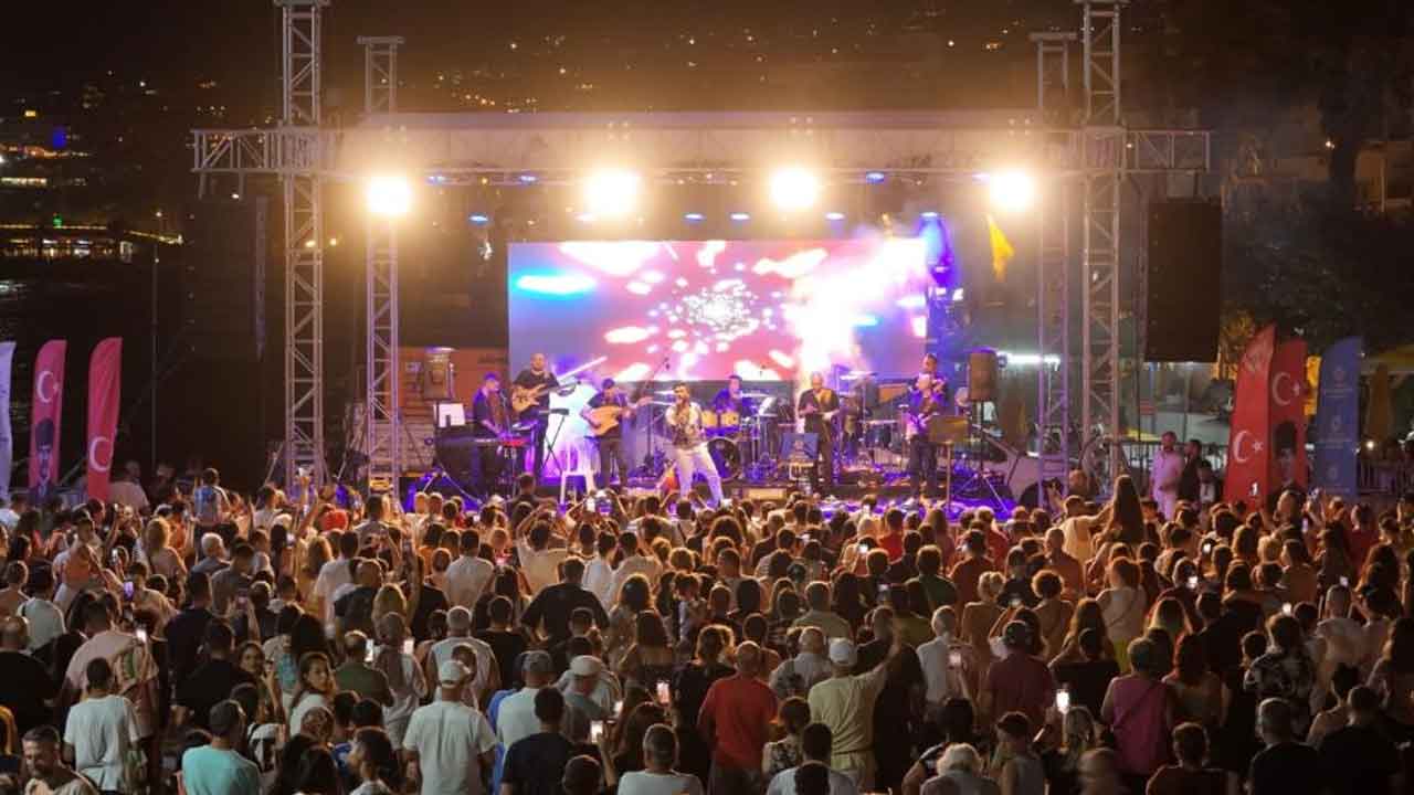 Uşak’ta müzik rüzgarı esecek ekim ayı konser takvimi açıklandı