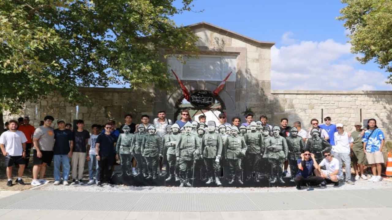 Aydınlı gençlerden Çanakkale'de tarihi ve kültürel yolculuk