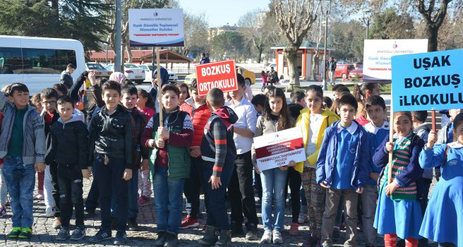Açık öğretim öğrencileri Uşak'ı gezdi