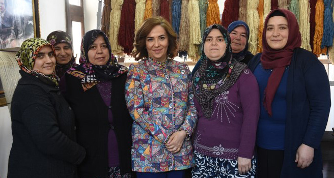 Vali Kocabıyık “Dokuyan Eller - Halı Kilim Evi’ni hizmete açtı