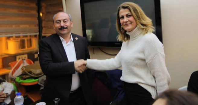 Banaz'da MHP’li aday, AK Parti adayı lekine çekildi