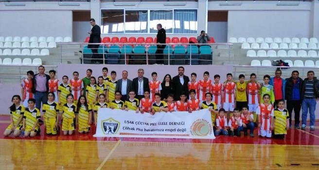Dostluk maçında yalnız bırakan siyasilere Çölyaklılardan sitem