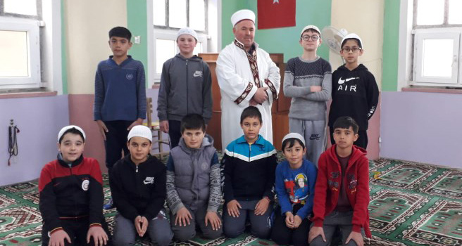 Mustafa Hoca bu kez de kitap okuma yarışması düzenledi