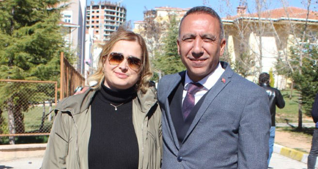 Evin reisi daima Ayla Hanım