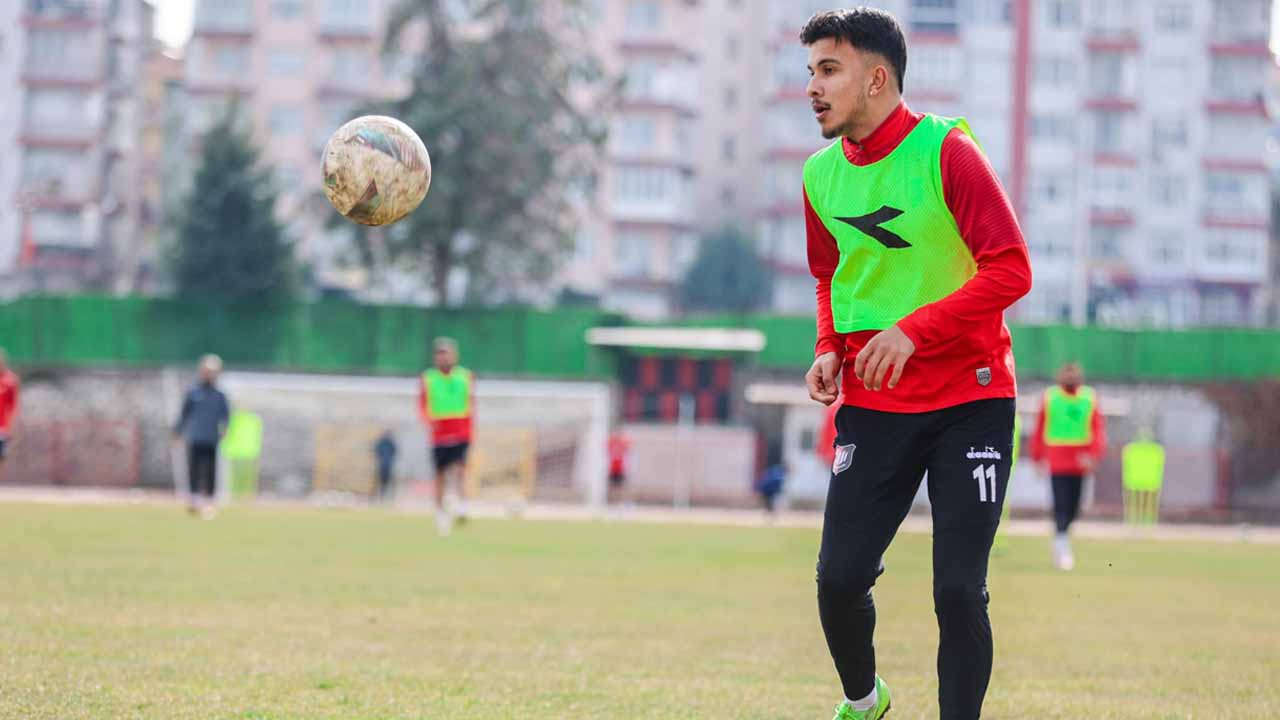 Uşakspor ve Beykoz İshaklı karşı karşıya