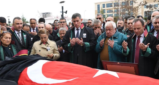 Uşak Barosu Başkanı Kazım Kargı'nın cenazesi toprağa verildi