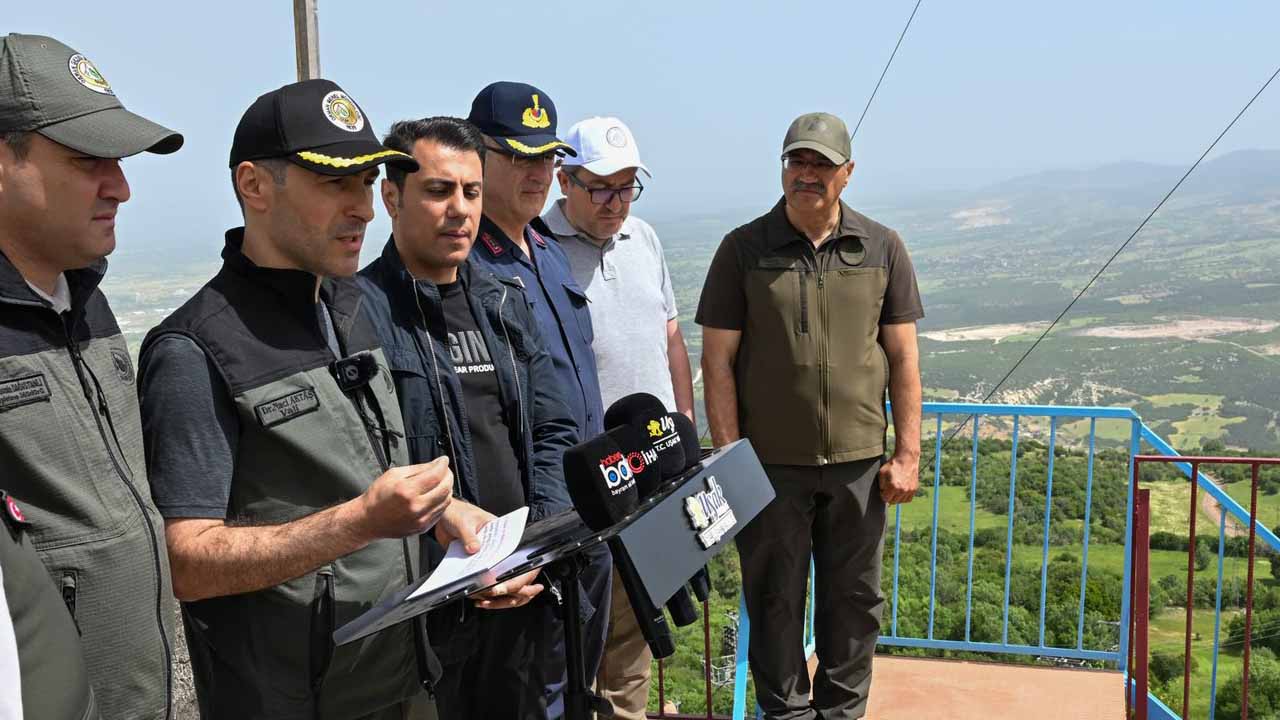 Uşak Valisi Naci Aktaş yeni yasakları basın toplantısıyla duyurdu